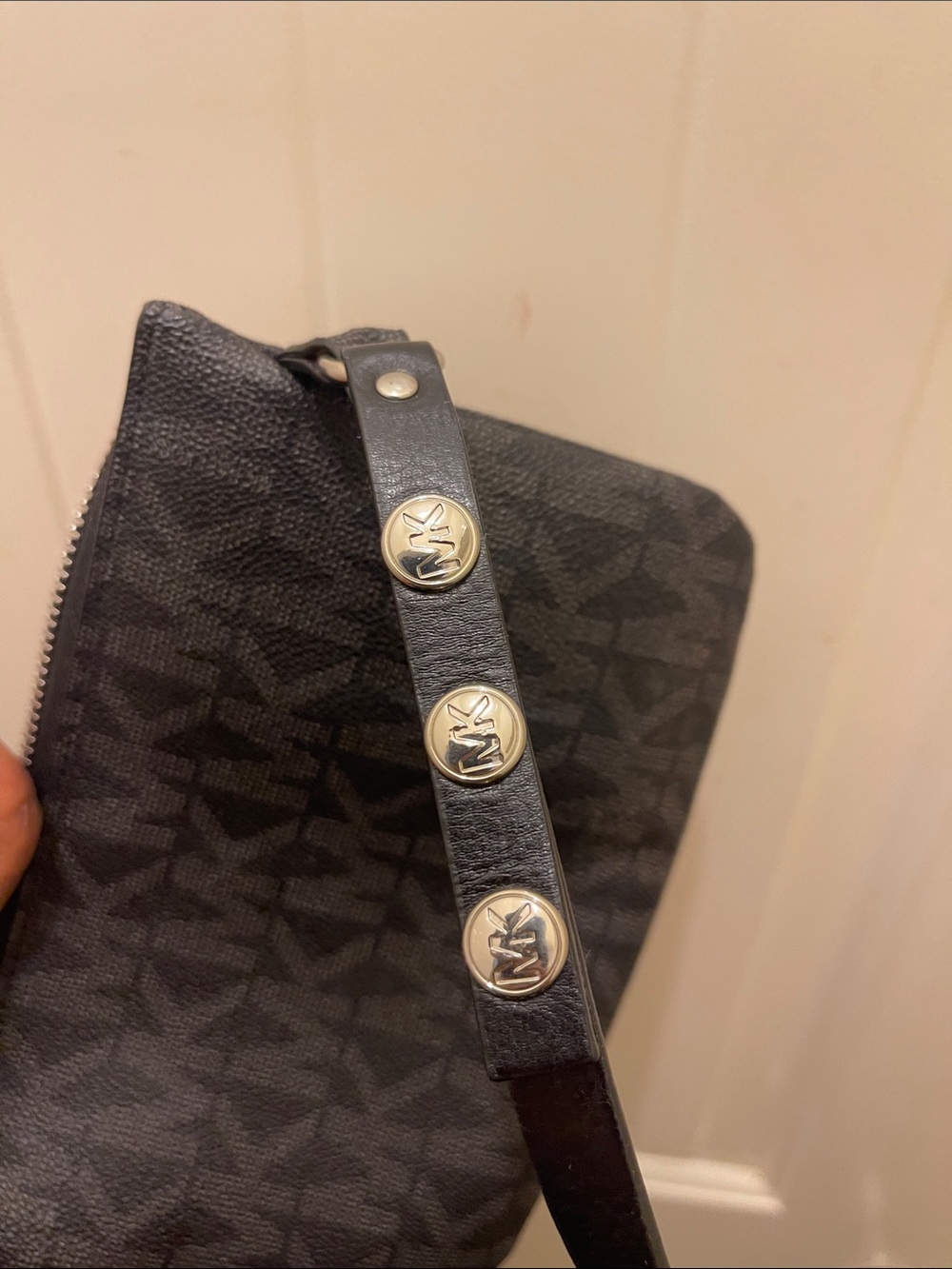 Michael Michael Kors please check all picture of condition - Picture 14 of 17